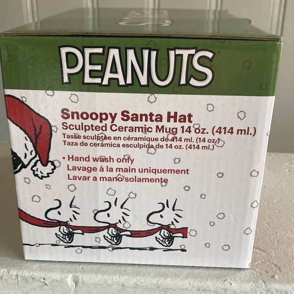 BNIB Peanuts Snoopy Santa Hat Sculpted 14oz Ceramic Holiday Collectors Mug - Picture 5 of 17